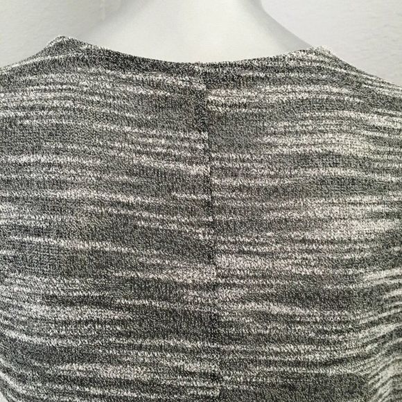 Bundle: Jumpsuit, shirt, bag, necklace and earring. - Picture 6 of 13